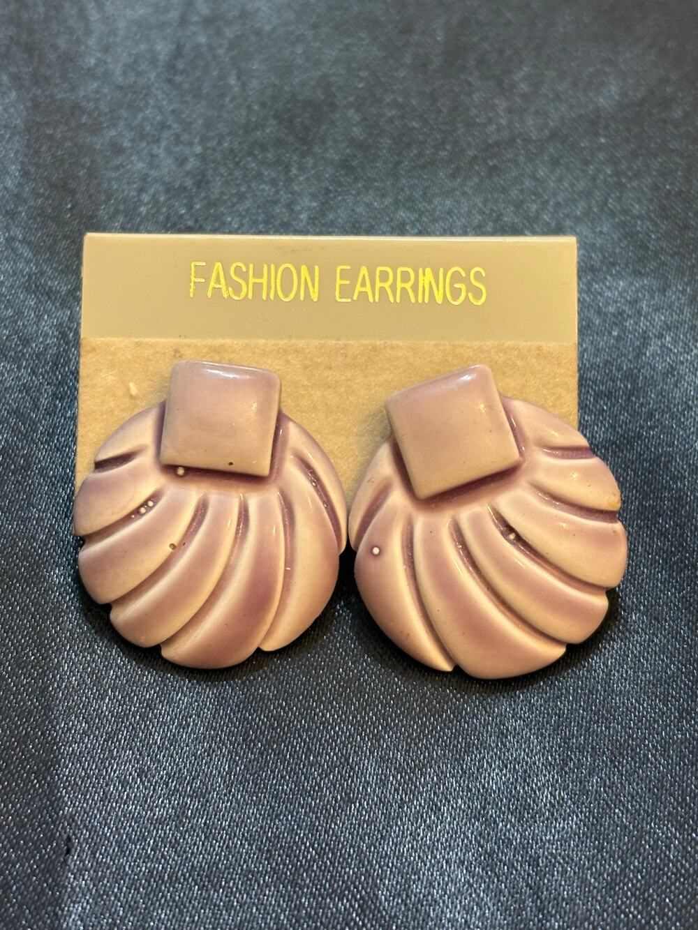 Vintage old stock 1980s Mauve Shell Statement Earrings